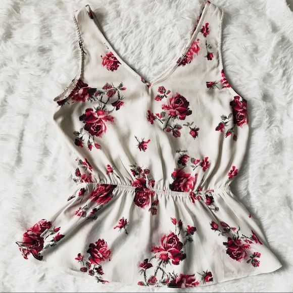 DYNAMITE Lace Detail Floral Sleeveless Blouse - Picture 2 of 6